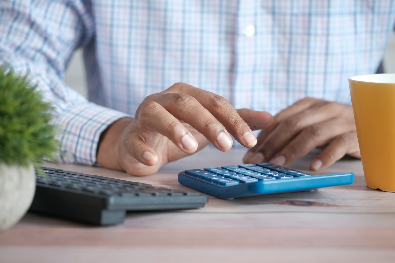Cálculo de impuestos mensuales en RESICO personas físicas